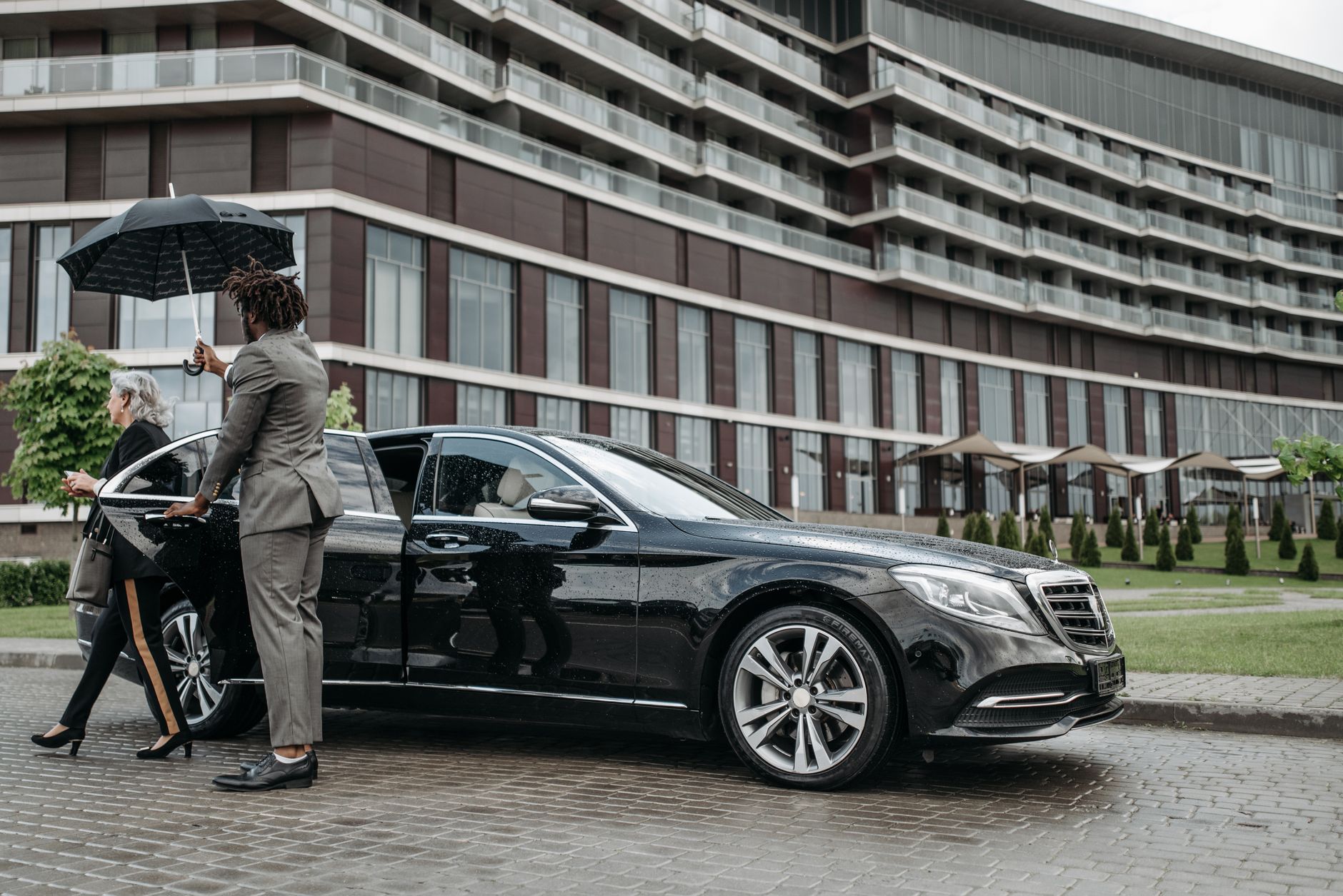 Chauffeur privé équipe à Levallois-Perret